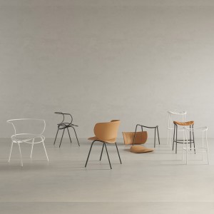 Butaca Funda con base metálica. Diseño ideal para espacios interiores.