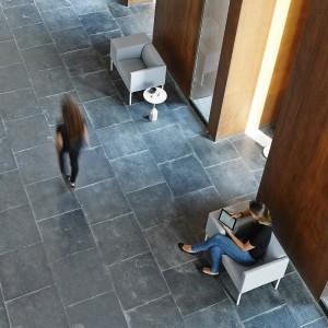 Butaca Brix de Viccarbe. Muebles de diseño moderno tapizado para interiores.