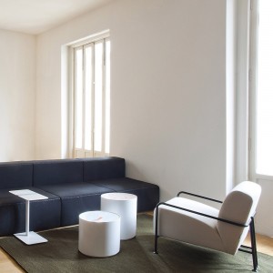Butaca elegante Colubi de Viccarbe. Mobilario para espacios interiores.