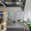 Silla Maarten tapizada de Viccarbe. Mobilario de diseño para contract.
