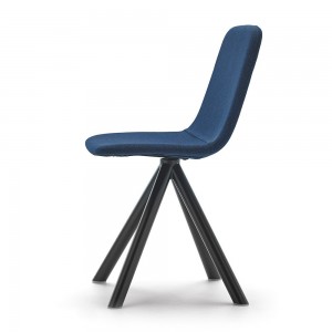 Silla Maarten tapizada de Viccarbe. Mobilario de diseño para contract.
