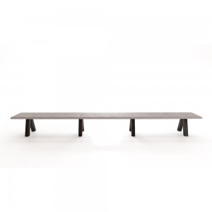 Banqueta Trestle de Viccarbe. Mobilario para espacios públicos interiores.