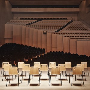 Silla Klip de Viccarbe. Mobilario de diseño moderno para contract.