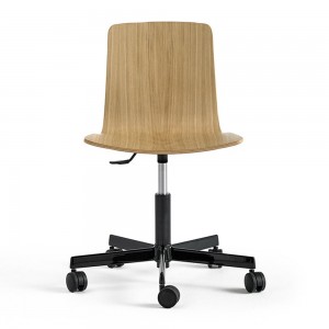 Silla Klip de Viccarbe. Mobilario de diseño moderno para contract. Con ruedas