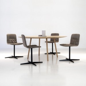 Silla Klip de Viccarbe. Mobilario de diseño moderno para contract. Tapizado