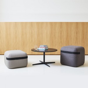 Pouf Season de Viccarbe. Diseño cuadrado moderno ideal para contract. 