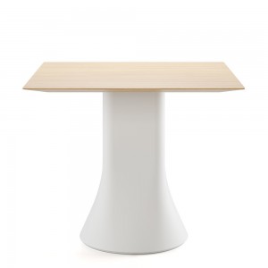 Mesa Cambio cuadrada Viccarbe. Mobilario de diseño moderno para interiores.