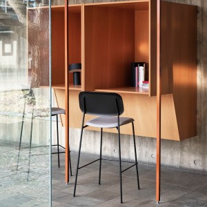 Lámpara de sobremesa Slant de Hay. Diseño de lámparas para salón o estudio.