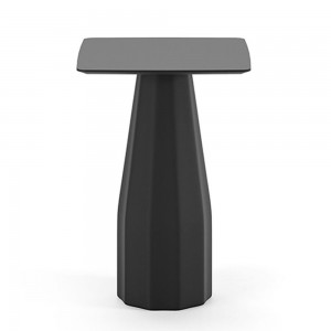 Mesa Burin alta Bar de Viccarbe. Mobilario de diseño para interiores. Diseño de estructura amplia.