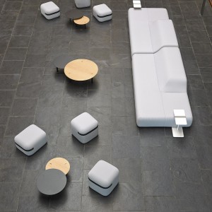 Mesita centro Ryutaro de Viccarbe. Mobilario para interiores y contract.