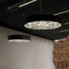Lámpara suspensión Spiro SG de Luzifer. Compuesta de espirales de pantalla de madera, que dan una luz encantadora.