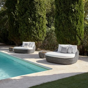 Mesa auxiliar tejida Heritage de Point. Muebles de exterior jardín terraza.