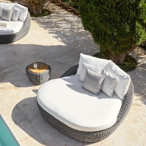 Mesa auxiliar tejida Heritage de Point. Muebles de exterior jardín terraza.