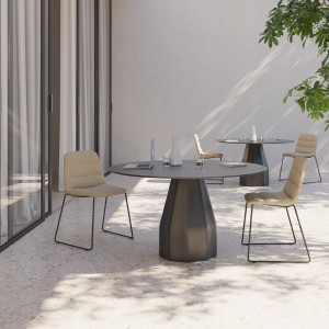 Silla Maarten tapizada. Mobilario moderno ideal para exteriores. Diseño moderno con confort.