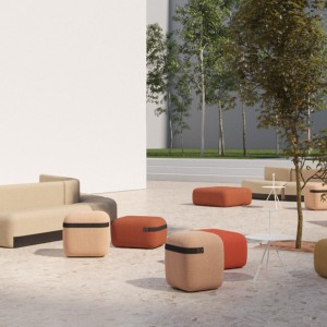 Pouf Season Outdoor de Viccarbe. Diseño cuadrado moderno para contract.