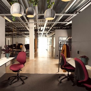Silla Mereo 200 Plata de RH Sillas. Sillas oficina. Sillas de trabajo.