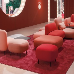 Pouf Buddy de Pedrali. Poufs tapizados de diseño. Poufs modernos para salón.