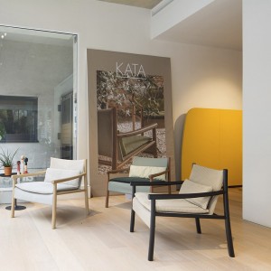 Butaca Kata Cojín Arper.  Butacas contract de diseño contemporáneo.
