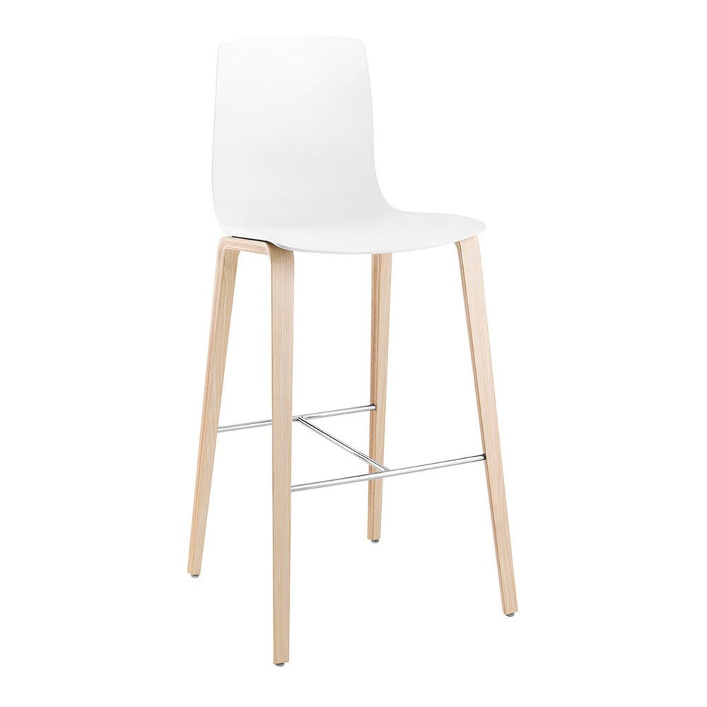 Taburete Aava Madera de Arper.Taburetes de polipropileno modernos de diseño.