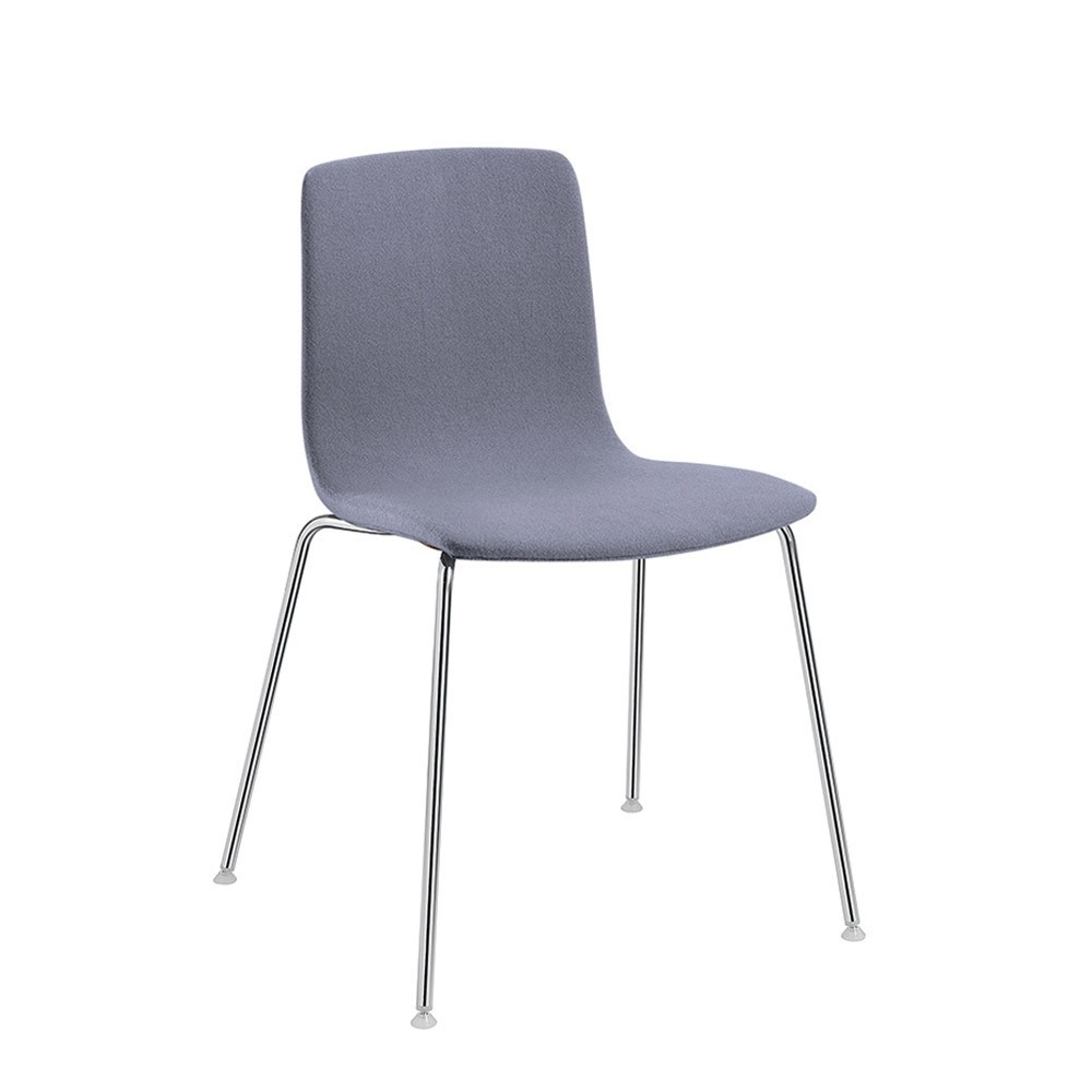 Silla Aava tapizada patas Arper. Sillas modernas de diseño para hogar.