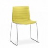 Silla Catifa 46 tapizada patín Arper. Silla de diseño ideal para contract.