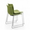 Silla Catifa 46 tapizada patín Arper. Silla de diseño ideal para contract.