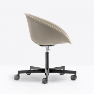 Sillón Gliss 966/2 de Pedrali. Sillas de diseño. Sillas giratorias con ruedas.