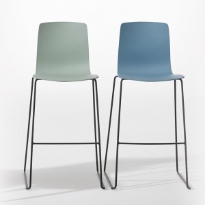 Taburete Aava Outdoor Arper. Diseño moderno ideal para contract.