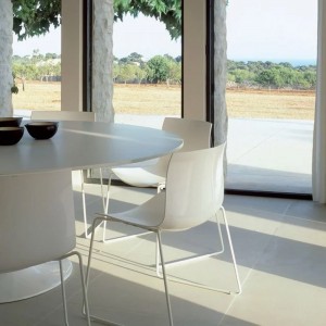 Silla Catifa 53 polipropileno patín Arper. Silla para interior y exterior.