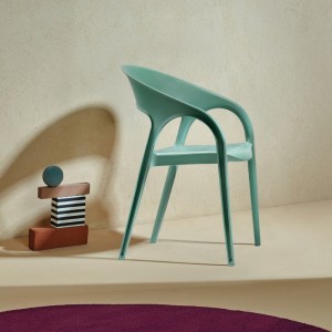 Sillón Gossip 620/621 de Pedrali. Sillas de diseño. Sillas de plástico.