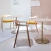 Sillón Héra 2865 de Pedrali. Sillas de diseño de madera con asiento tapizado.