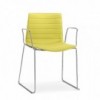 Silla Catifa 46 tapizada patín Arper. Silla de diseño ideal para contract.