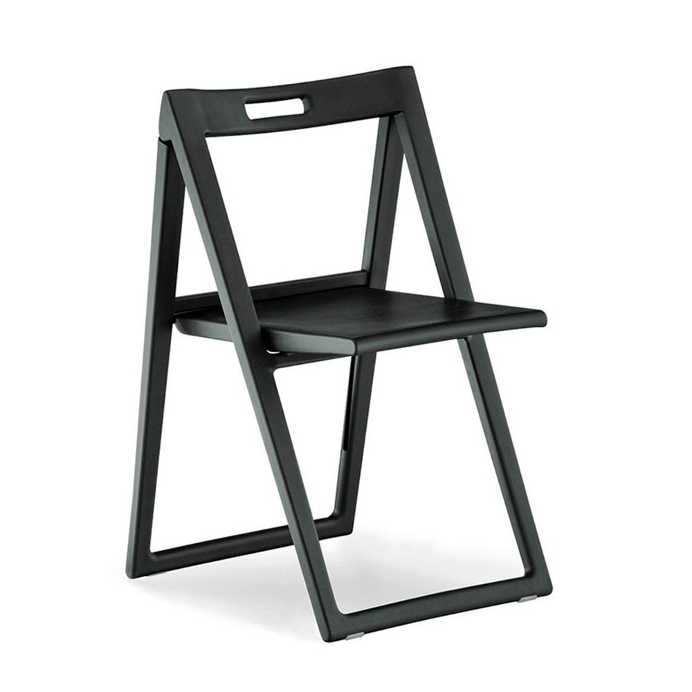 Silla Enjoy 460 de Pedrali. Sillas de diseño. Sillas plegables para terrazas.