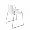 Silla Catifa 46 polipropileno patín Arper. Silla moderna para contract.