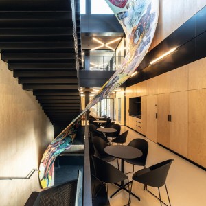 Silla Cila polipropileno patín Arper. Diseño moderno para interiores.