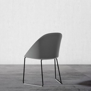Silla Cila polipropileno patín Arper. Diseño moderno para interiores.