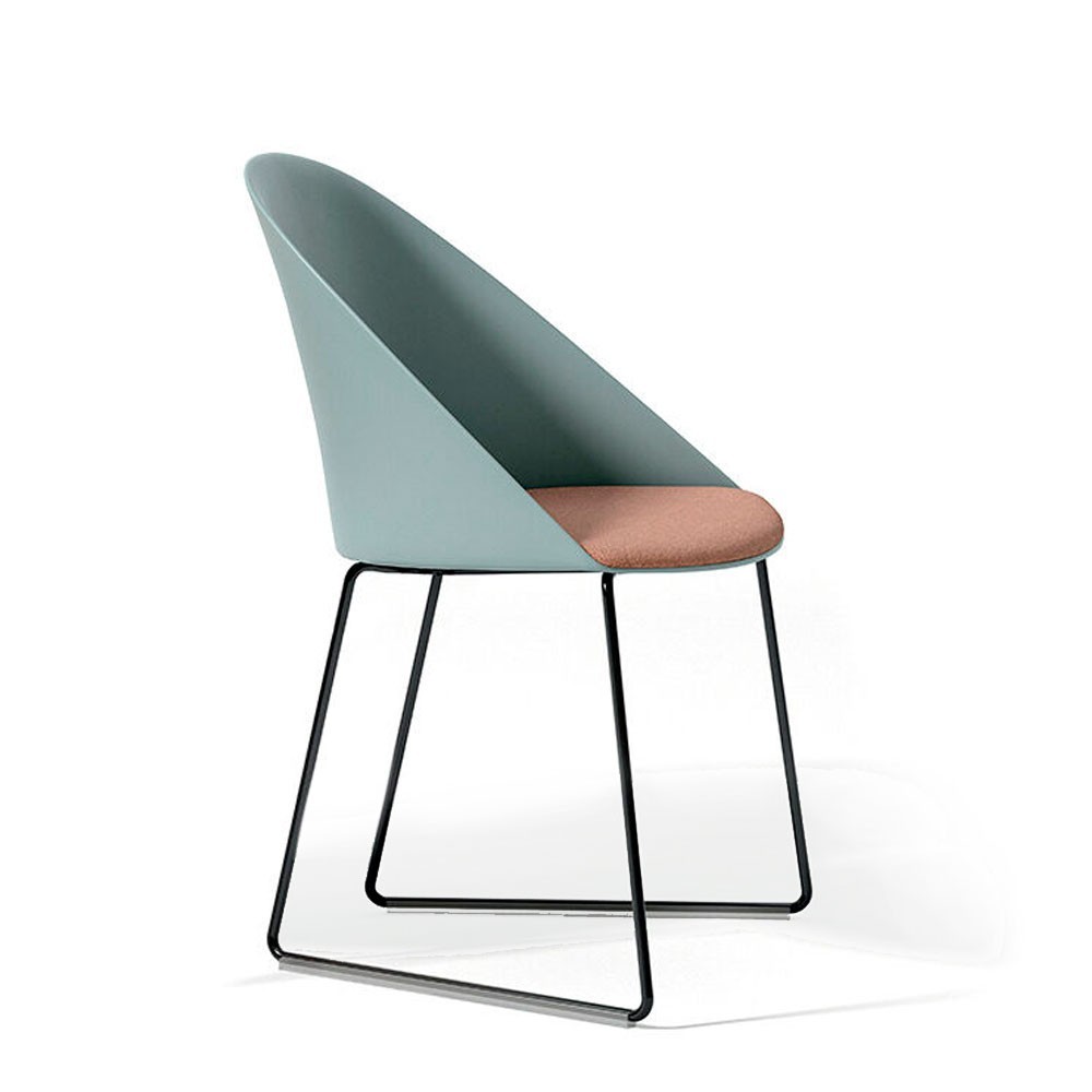 Silla Cila cojín patín Arper. Diseño moderno para interiores.