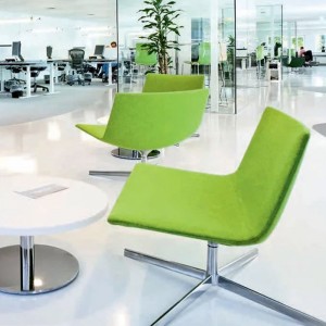 Butaca Catifa 60 Lounge tapizada giratoria Arper ideal para contract.