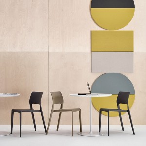 Silla Juno de Arper. Sillas para exteriores en polipropileno.