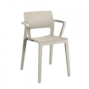 Silla Juno polipropileno brazos Arper. Sillas para exteriores en polipropileno.