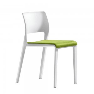 Silla Juno 02 polipropileno cojín Arper. Sillas para interiores modernas.