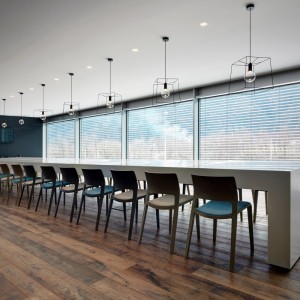 Silla Juno 02 polipropileno cojín Arper. Sillas para interiores modernas.