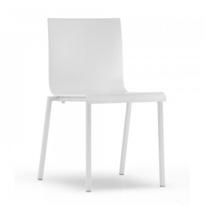 Silla Kuadra XL 2401 de Pedrali. Sillas de diseño moderno. Sillas plásticas.