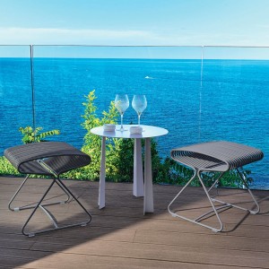 Mesa Auxiliar Tao Outdoor de Bontempi. Complementos de exterior de diseño.