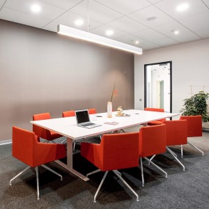 Sillón Saari giratoria Arper. Sillón moderno ideales para oficinas.