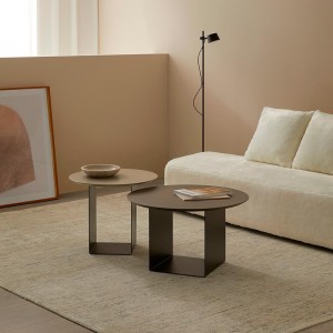 Mesa de centro Reflex ideal para espacios interiores de Kendo.