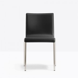 Silla Kuadra XL 2461 de Pedrali. Sillas de diseño. Sillas tapizadas contract.