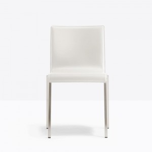 Silla Kuadra XL 2461 de Pedrali. Sillas de diseño. Sillas tapizadas contract.
