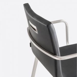 Sillón Kuadra XL 2482/2492 de Pedrali.  Sillas de diseño. Sillas tapizadas.