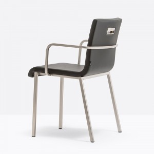 Sillón Kuadra XL 2482/2492 de Pedrali.  Sillas de diseño. Sillas tapizadas.